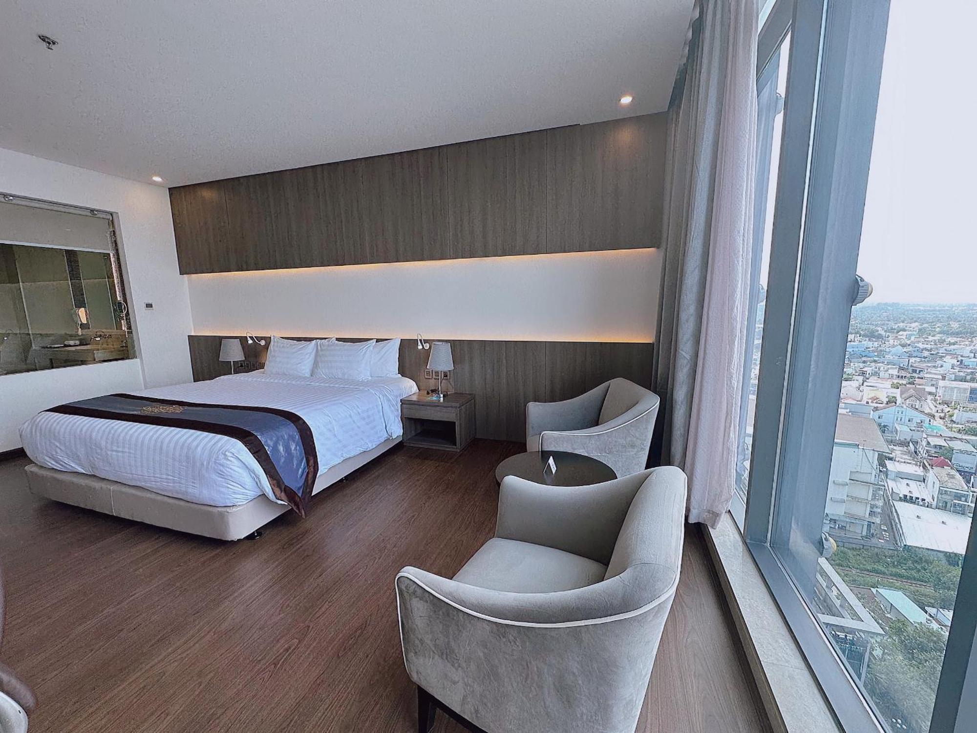 The Mira Central Park Hotel Bien Hoa Room photo